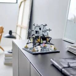 LEGO Lego, Briques Et Blocs<10266 - ® Creator Expert Nasa Apollo 11 Lunar Lander